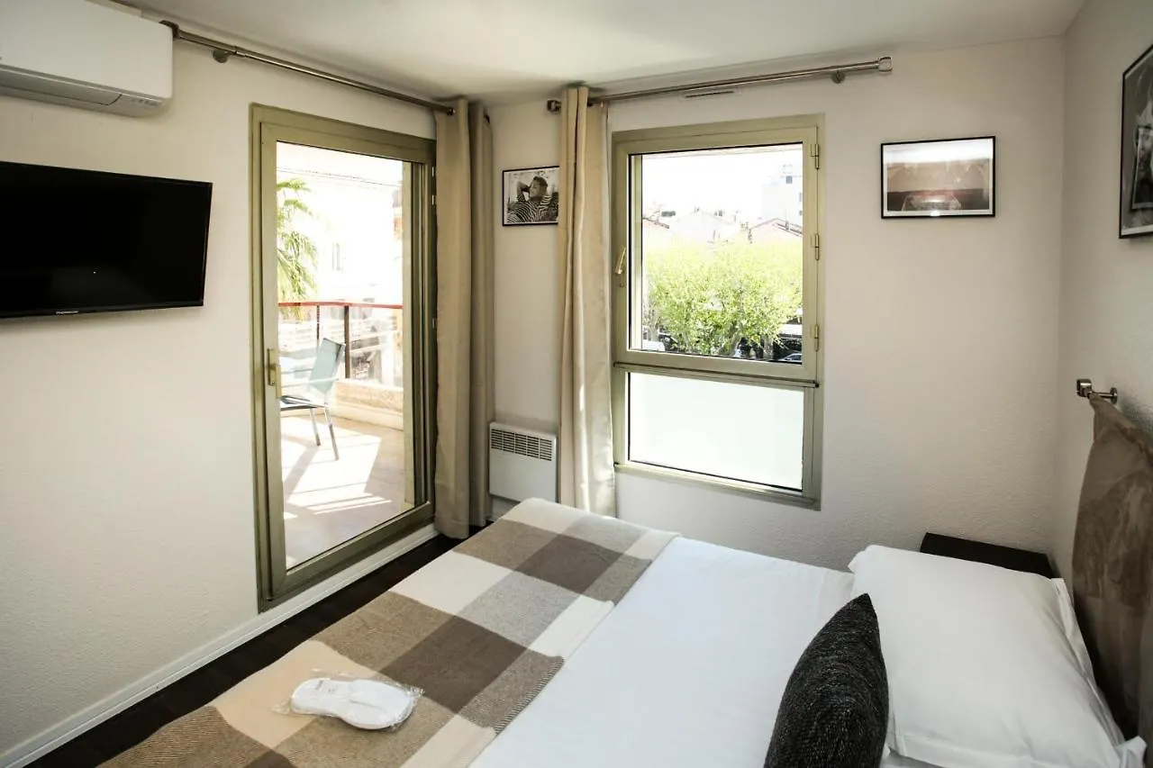 2 Room Terraced Apartment Cannes Centre
