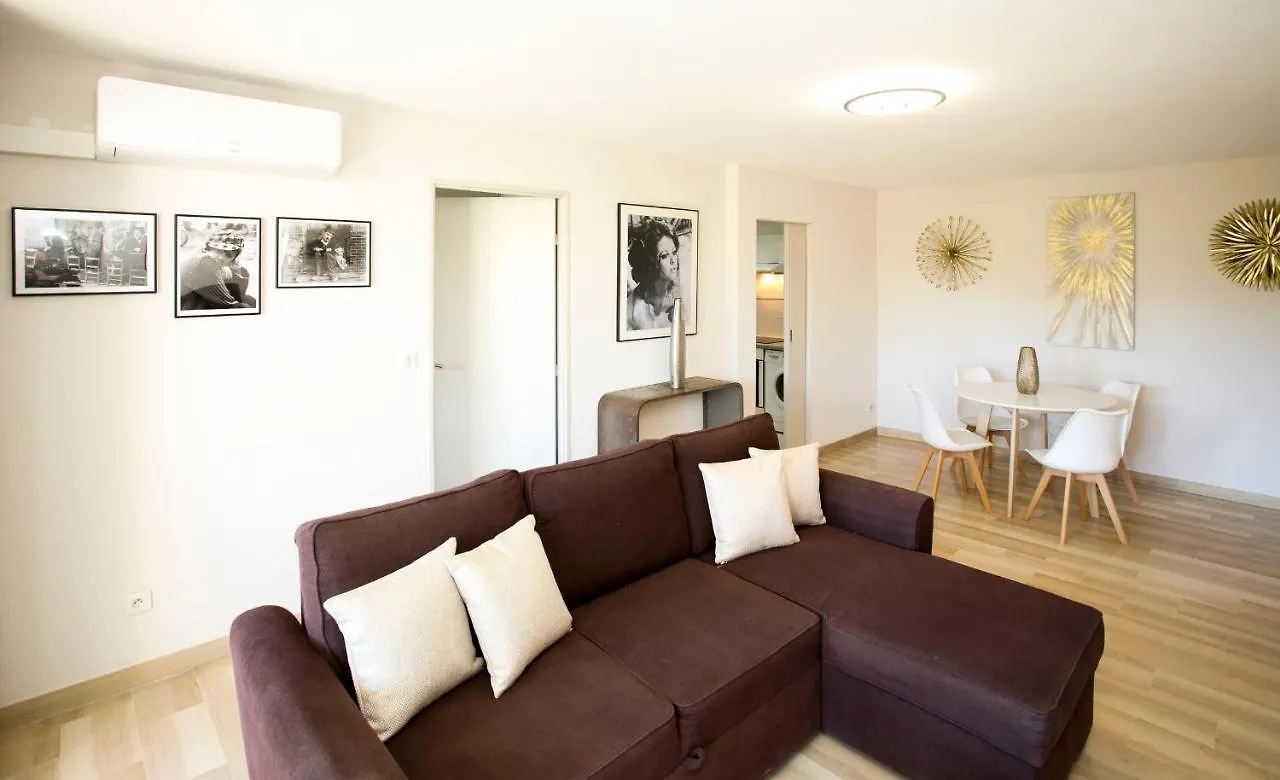 2 Room Terraced Apartment Cannes Centre