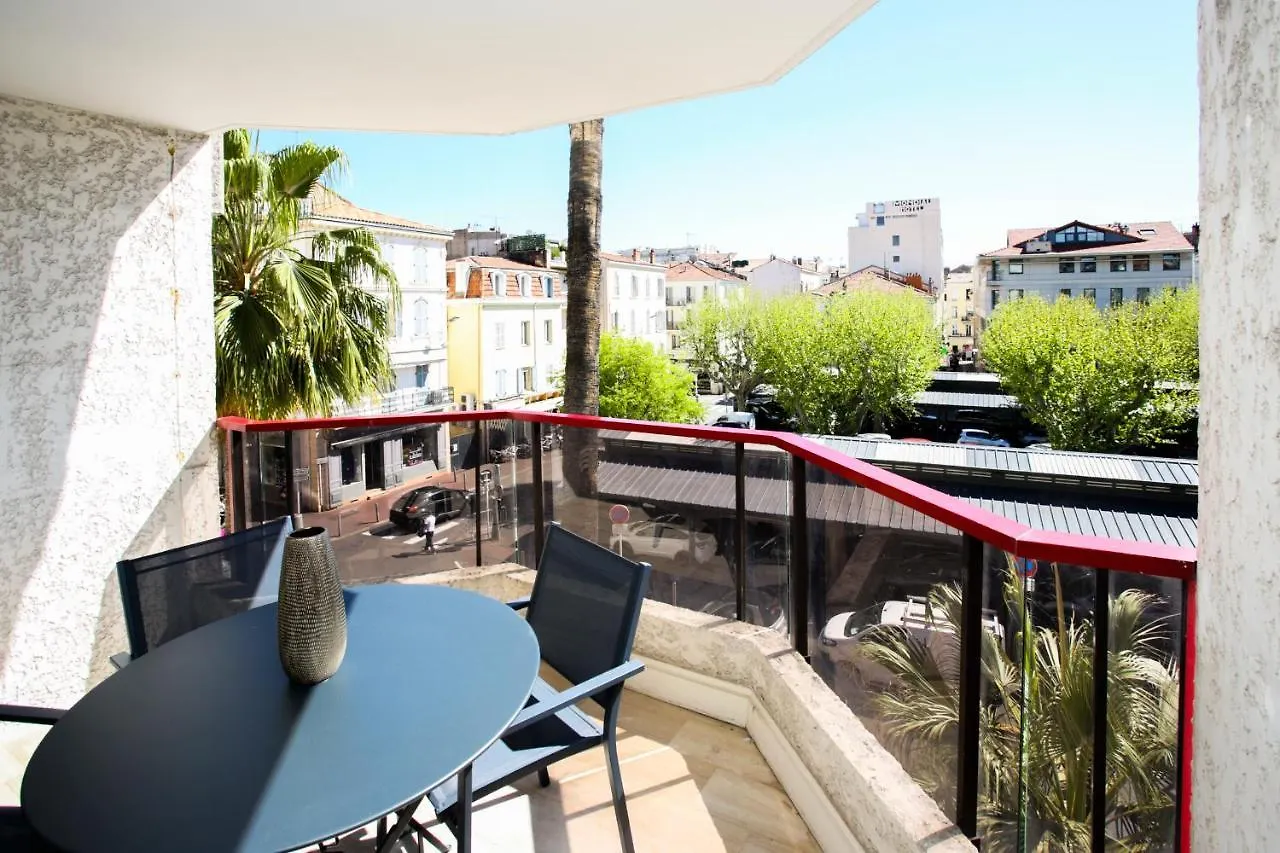 2 Room Terraced Apartment Cannes Centre